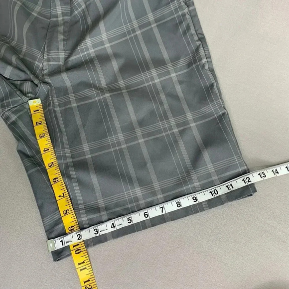 Grand Slam Plaid Bermuda Golf Shorts Lightweight Activewear Size 34 Gray Silver - Picture 9 of 11